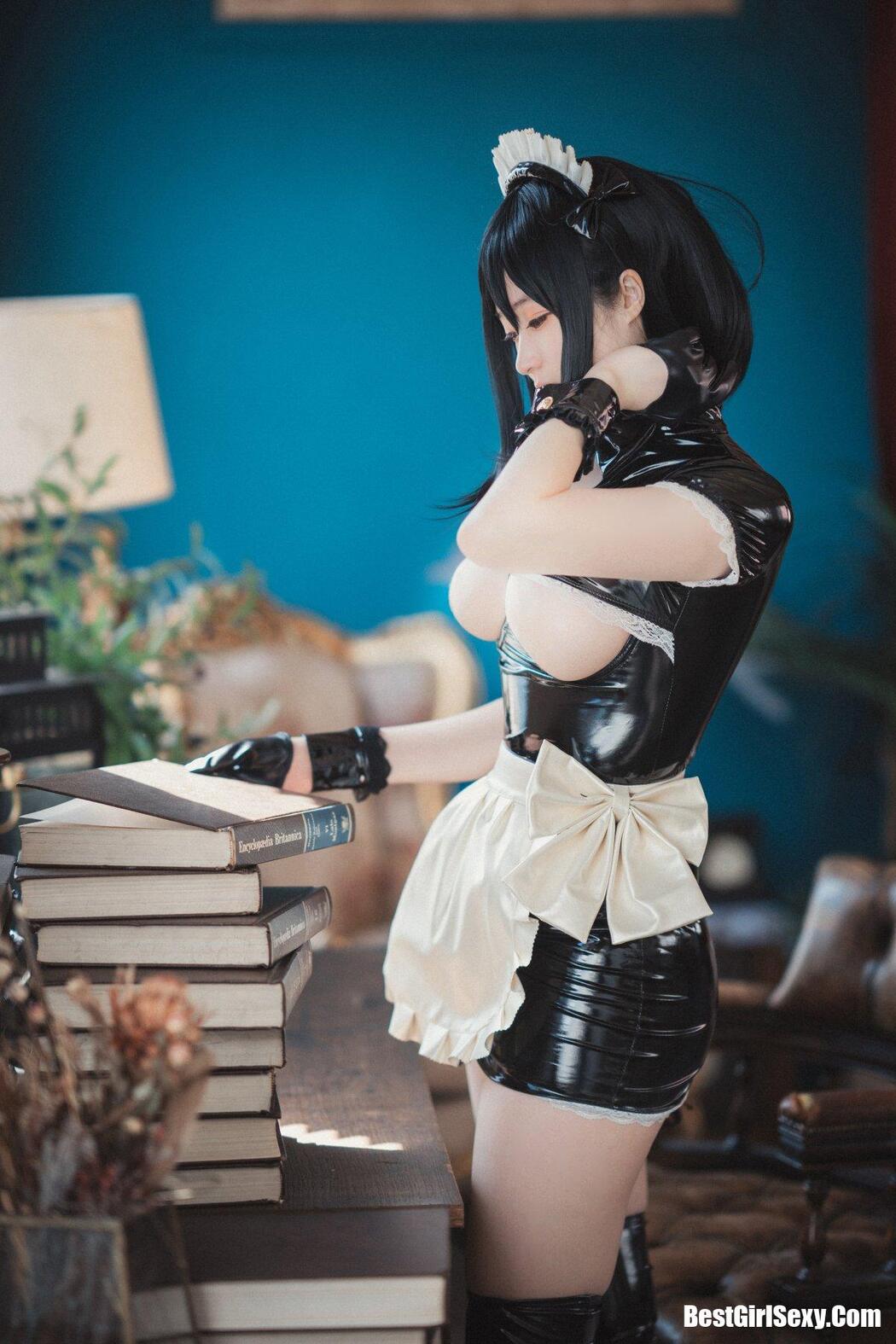 DJAWA 밤비 Femme de Chambre en Latex