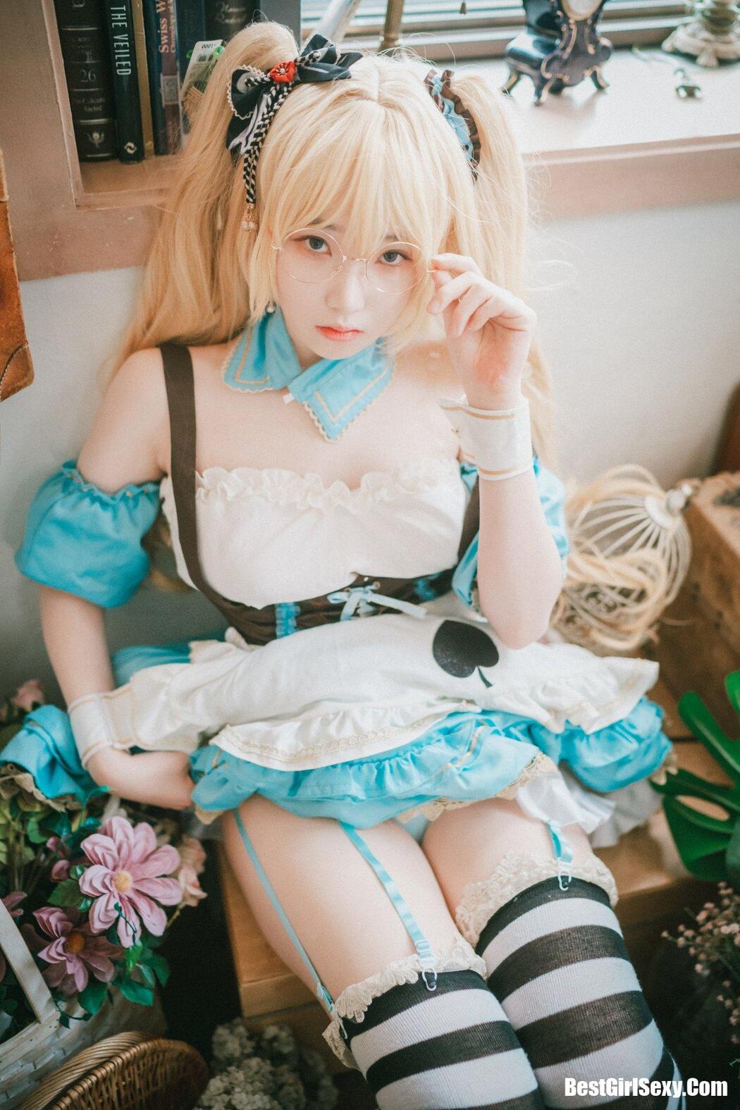 DJAWA 밤비 Alice in Glasses