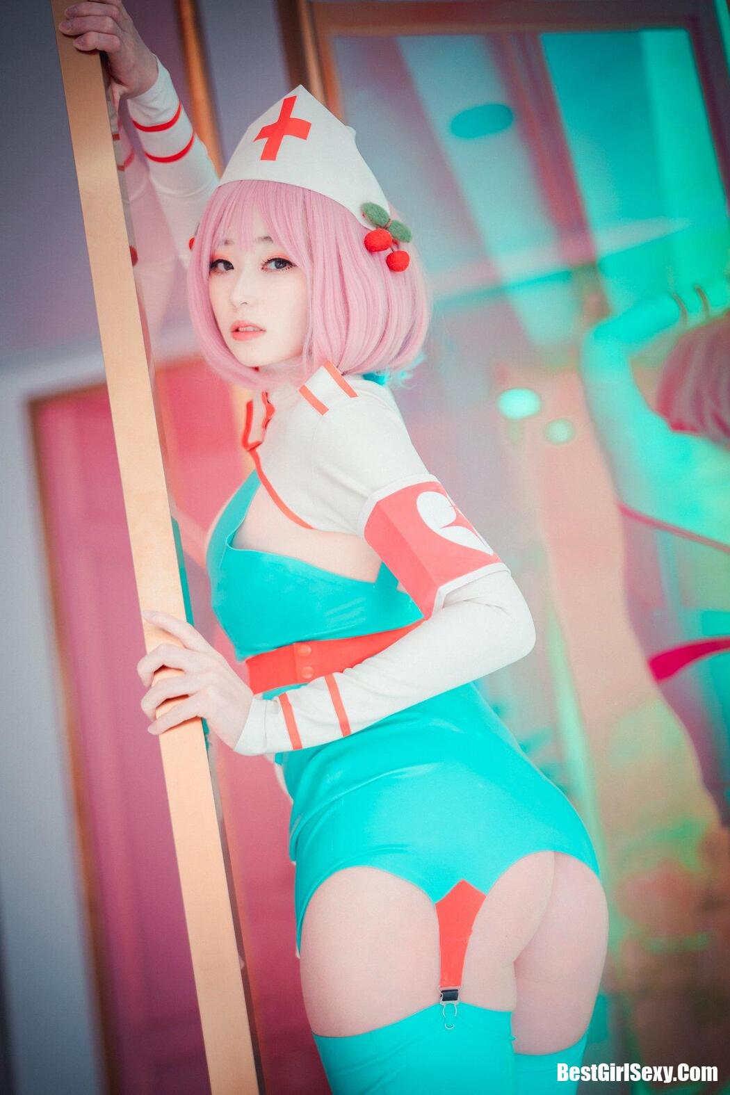 DJAWA 밤비 Cling To Latex