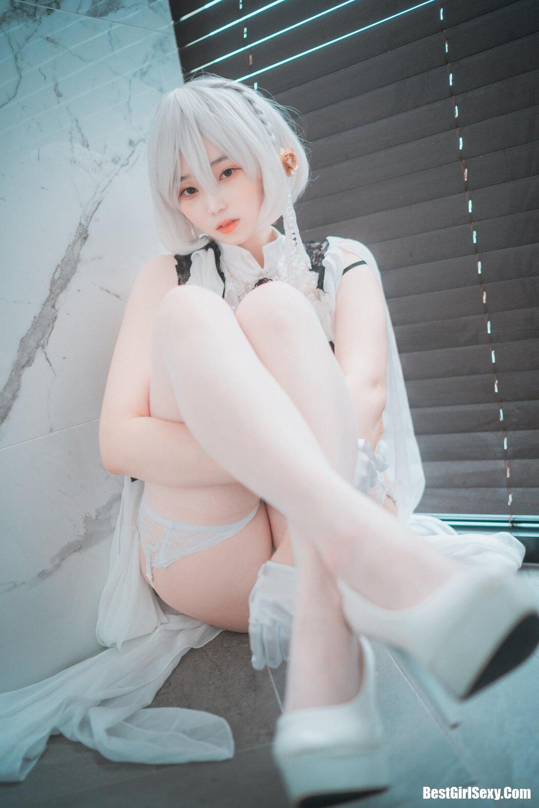 DJAWA 밤비 Azur Lane HMS Sirius