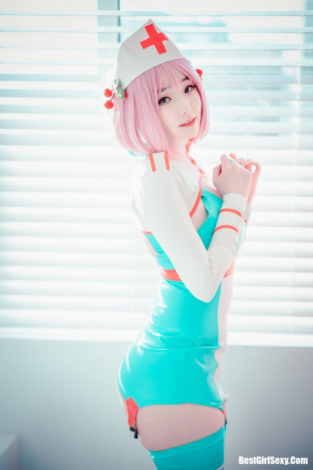 DJAWA 밤비 Cling To Latex