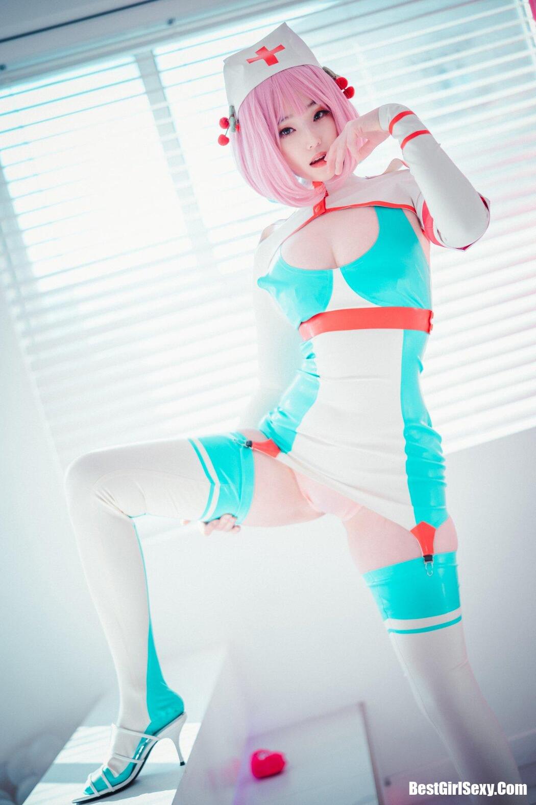 DJAWA 밤비 Cling To Latex