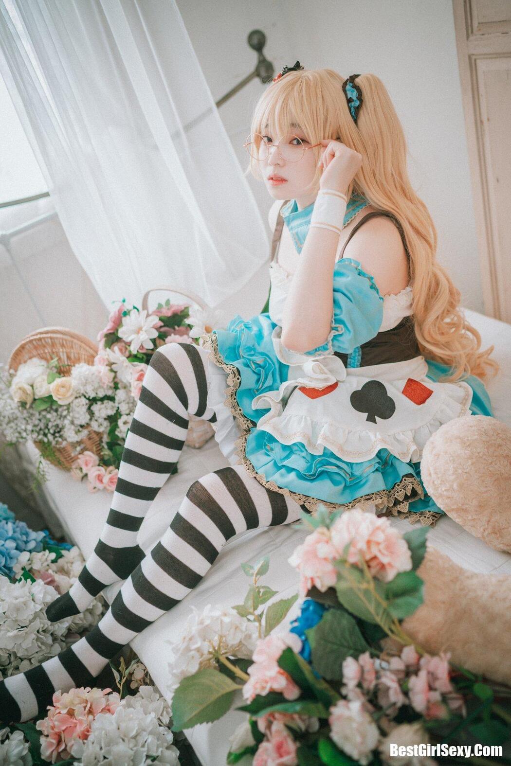 DJAWA 밤비 Alice in Glasses