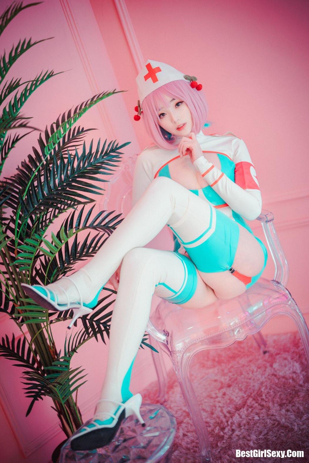 DJAWA 밤비 Cling To Latex