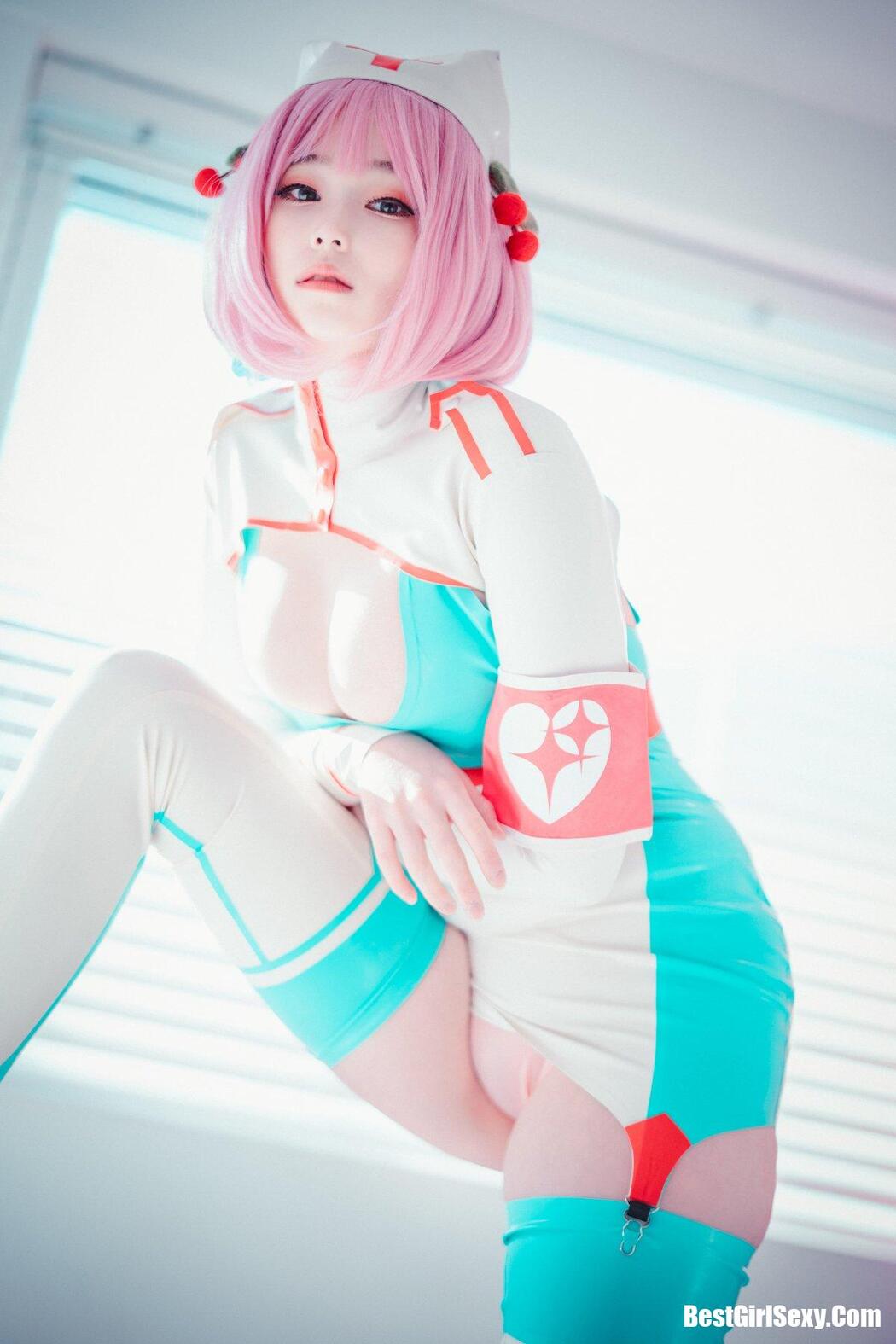 DJAWA 밤비 Cling To Latex