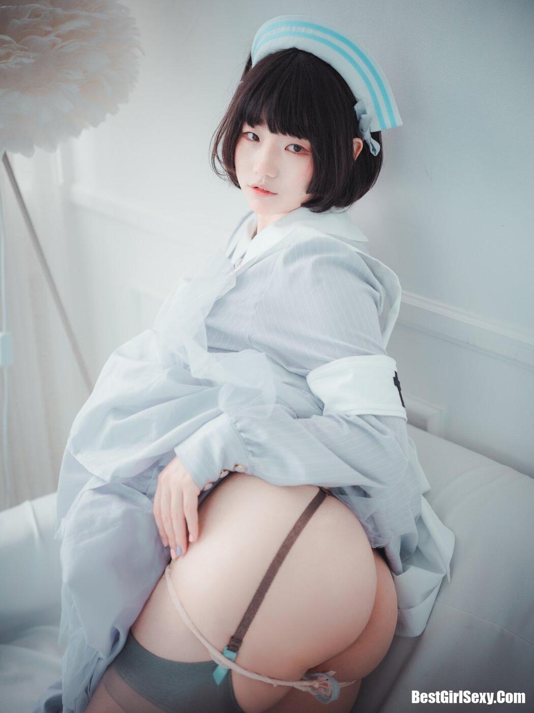 DJAWA 밈미 St. Esther