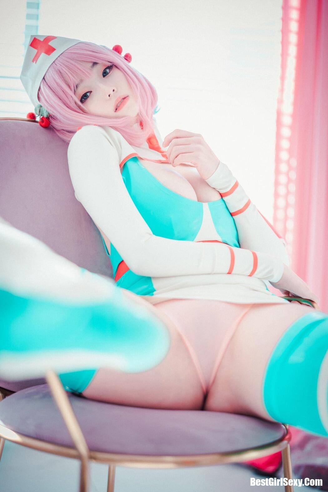 DJAWA 밤비 Cling To Latex