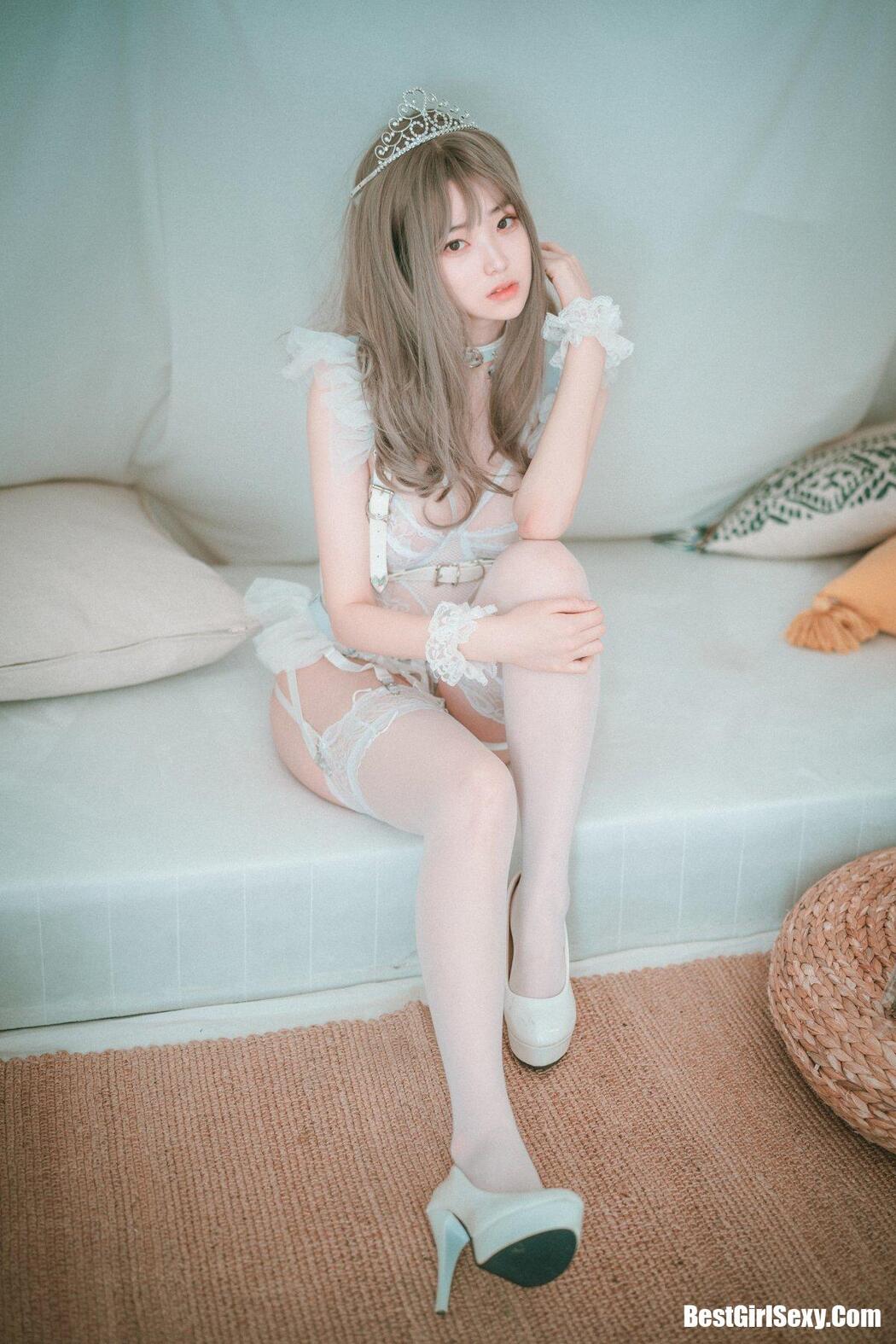 DJAWA 밤비 Reine de Blanc