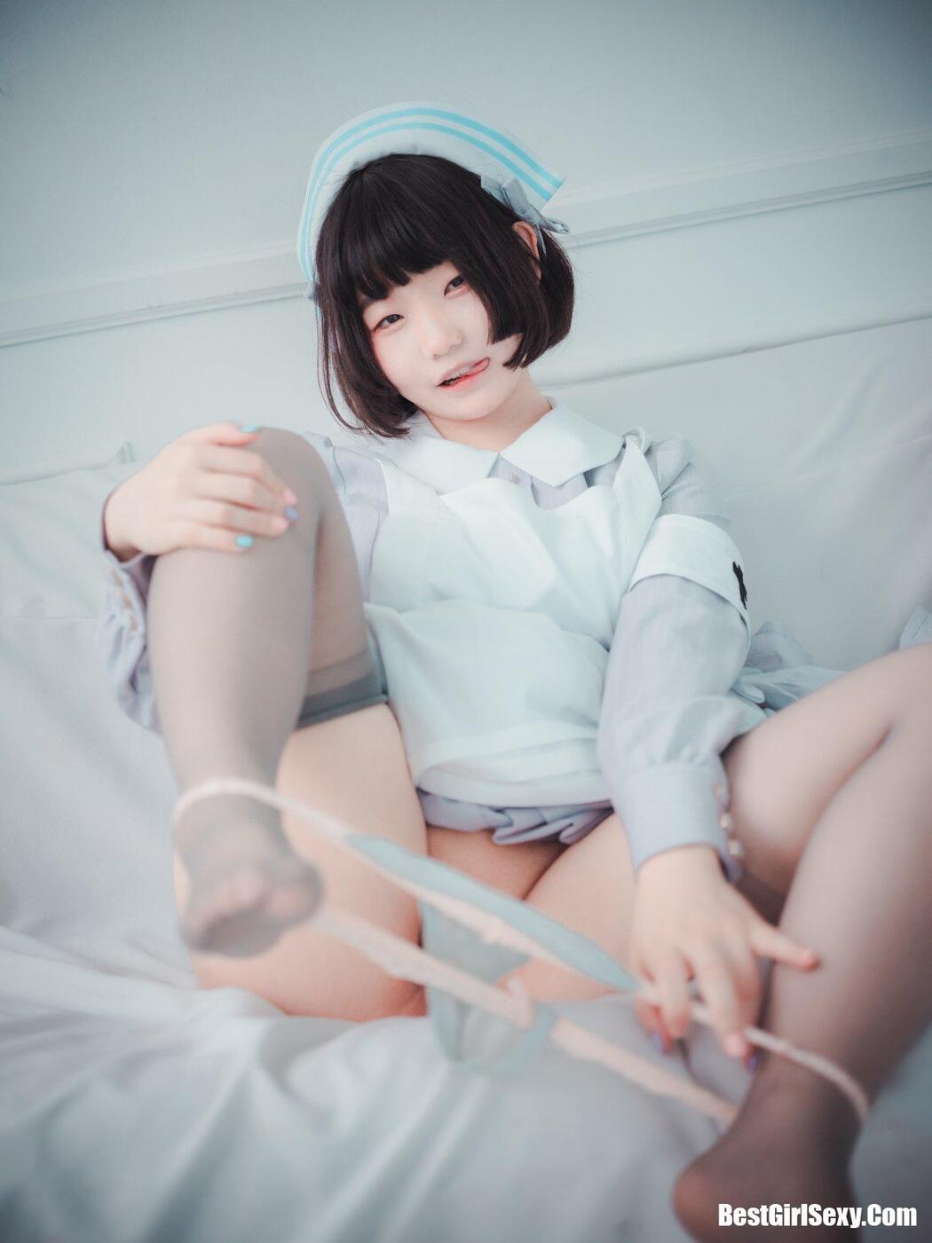 DJAWA 밈미 St. Esther