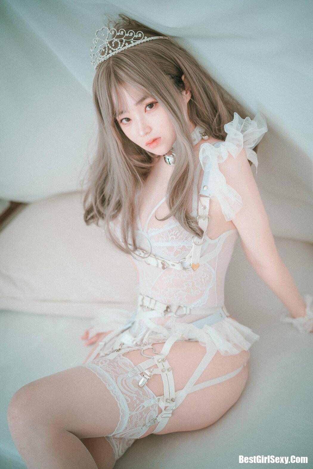 DJAWA 밤비 Reine de Blanc