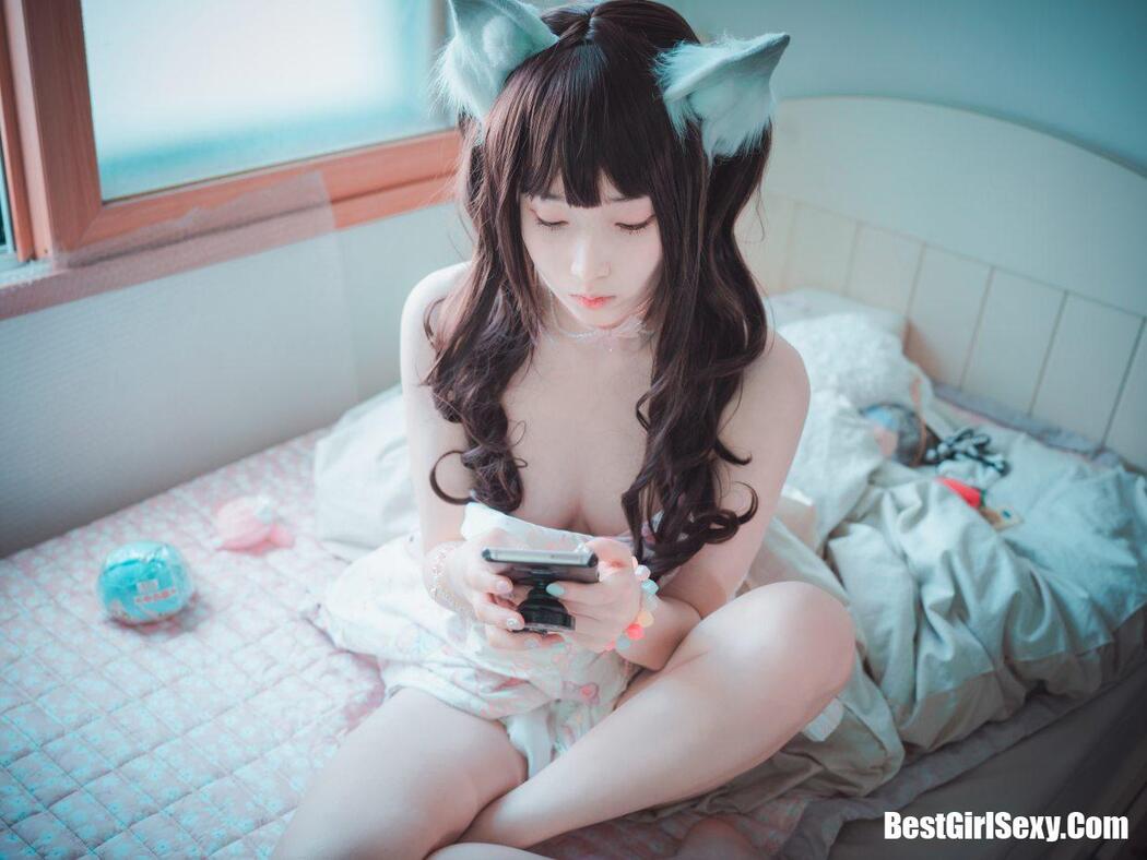 DJAWA 밤비 The cat I picked up turned into a girl B
