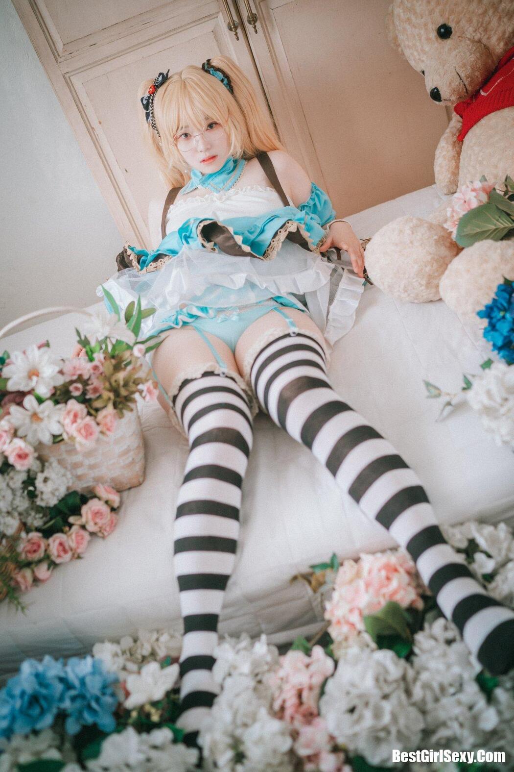DJAWA 밤비 Alice in Glasses