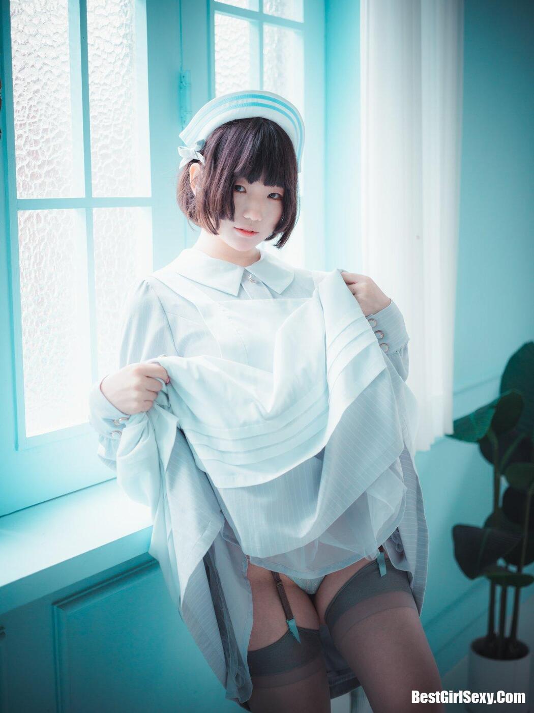 DJAWA 밈미 St. Esther