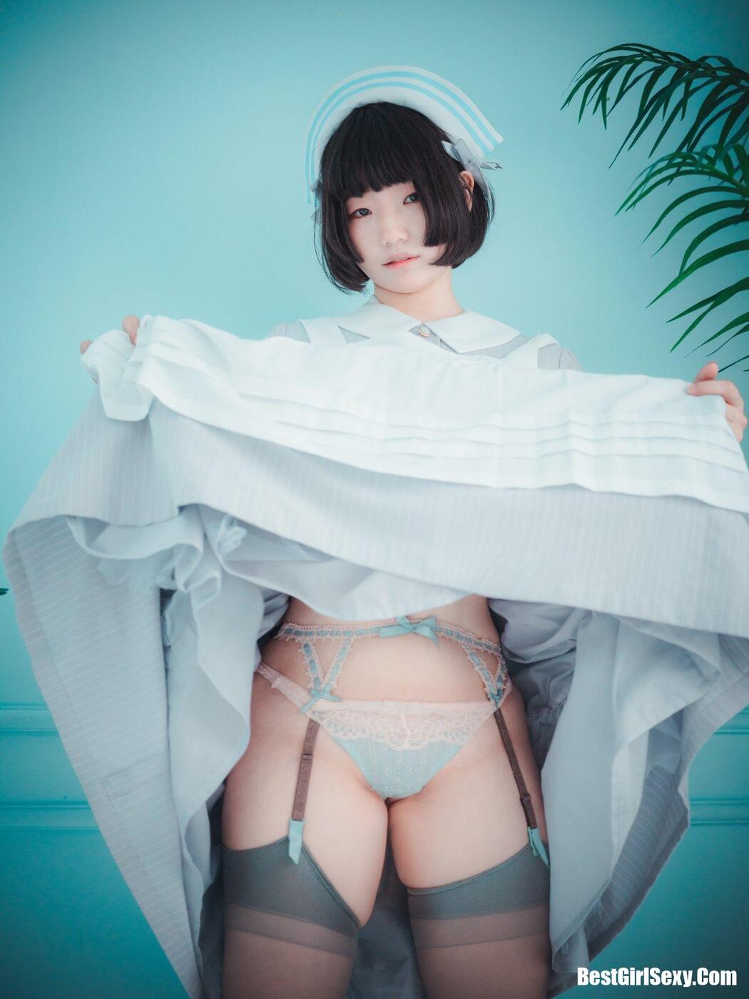 DJAWA 밈미 St. Esther
