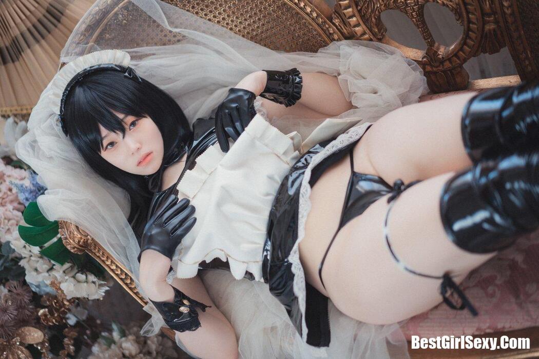 DJAWA 밤비 Femme de Chambre en Latex