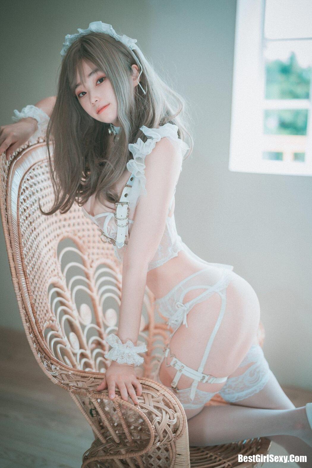 DJAWA 밤비 Reine de Blanc