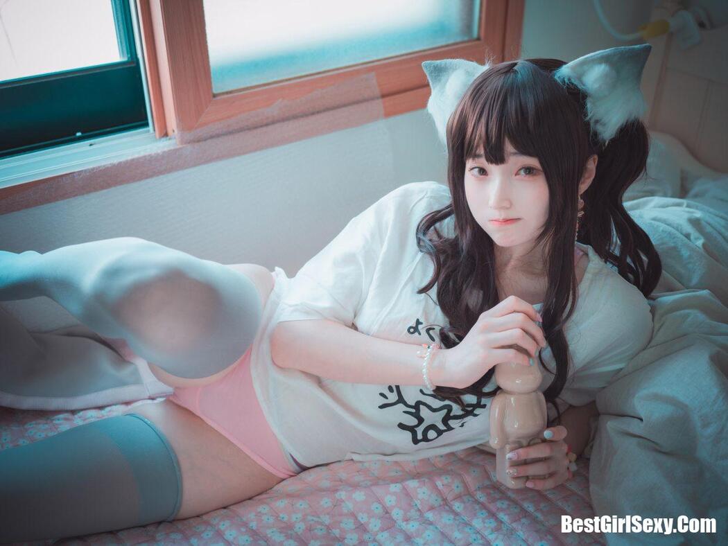DJAWA 밤비 The cat I picked up turned into a girl B