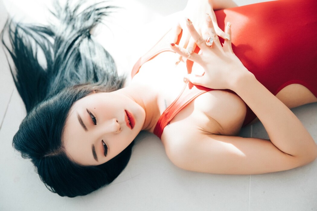 Loozy Bomi 보미 – Thin Piece Between