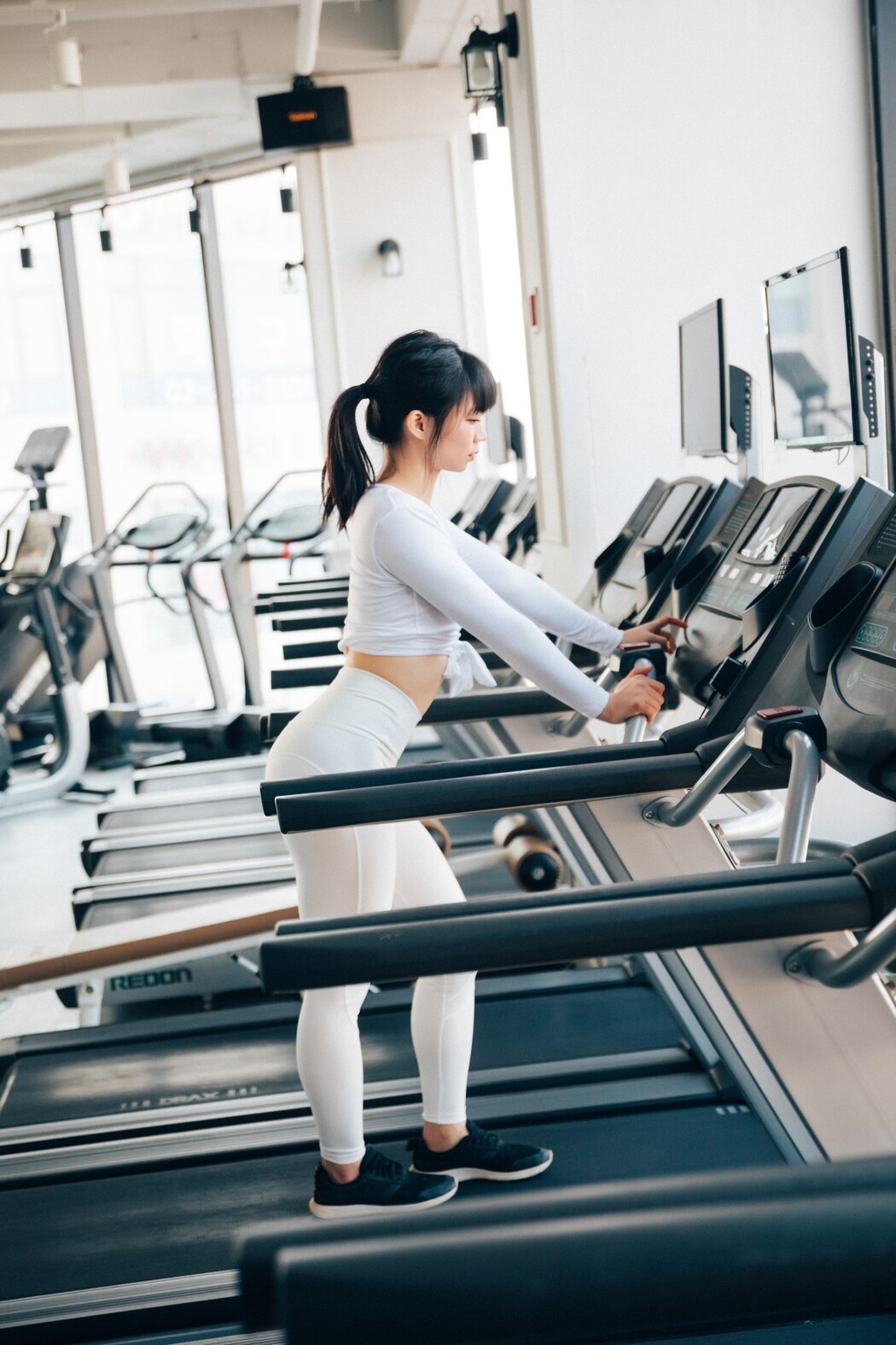 Loozy Kissme – Strip Fitness