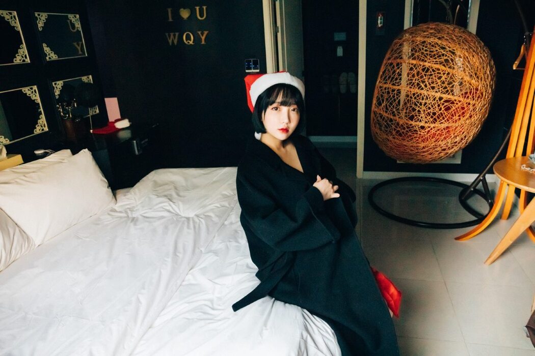 Loozy Doube Date Ye-Eun And Son Ye-Eun