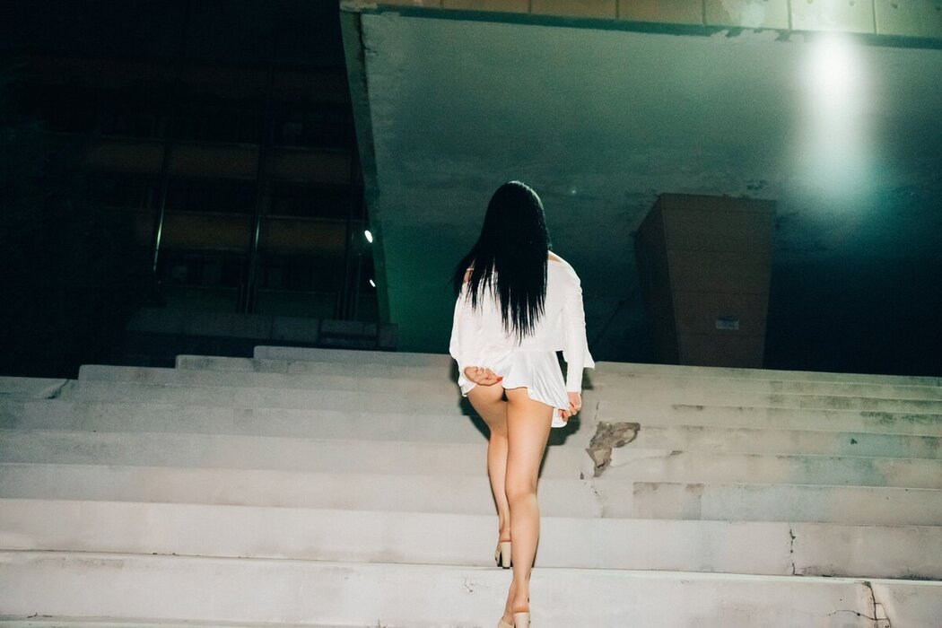 Loozy Bomi 보미 – Night Roads