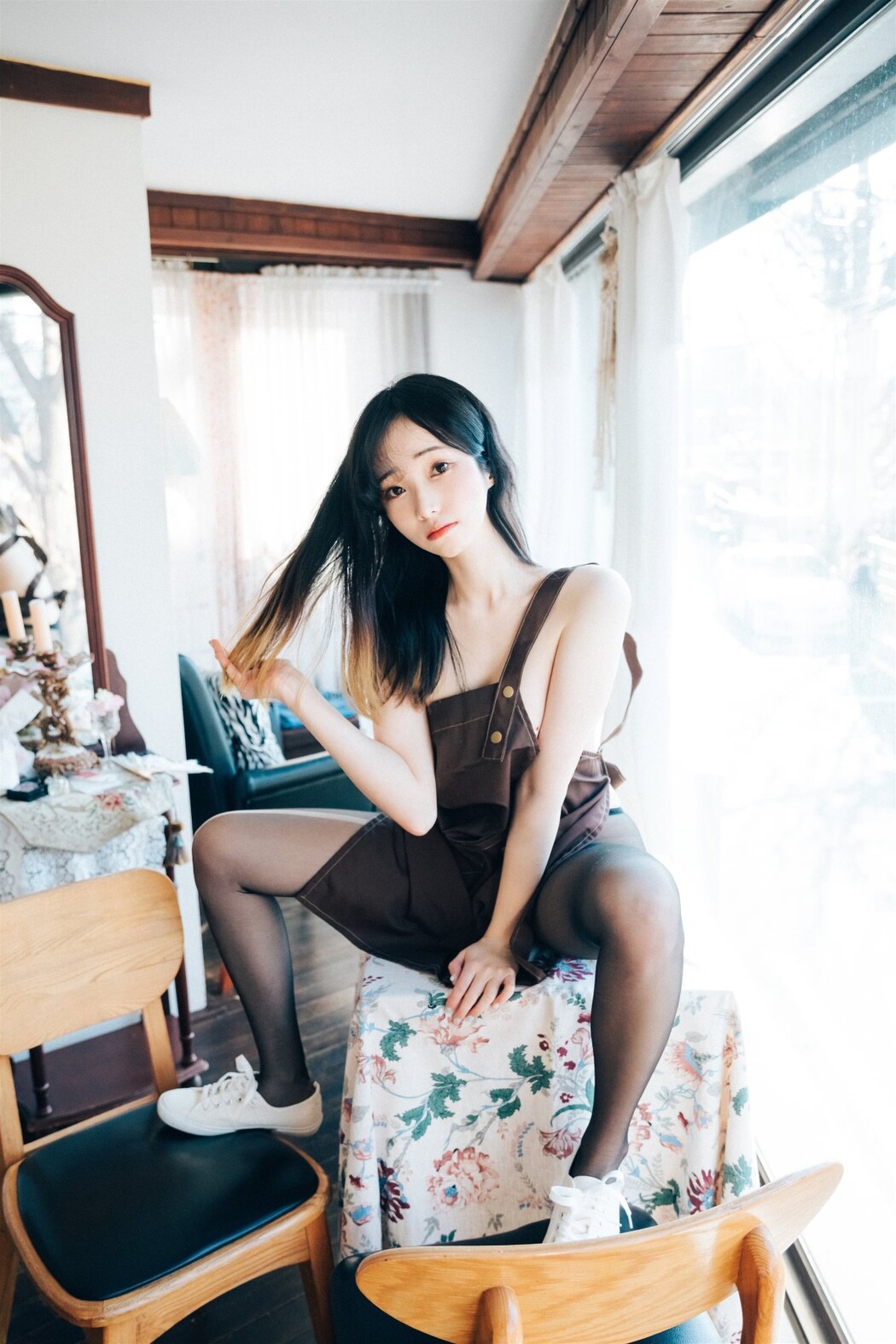 Loozy Bambi 밤비 – Cafe Alba Part 1