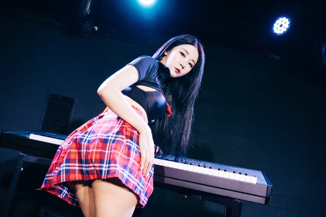 Loozy Bomi 보미 – Covert Stage B
