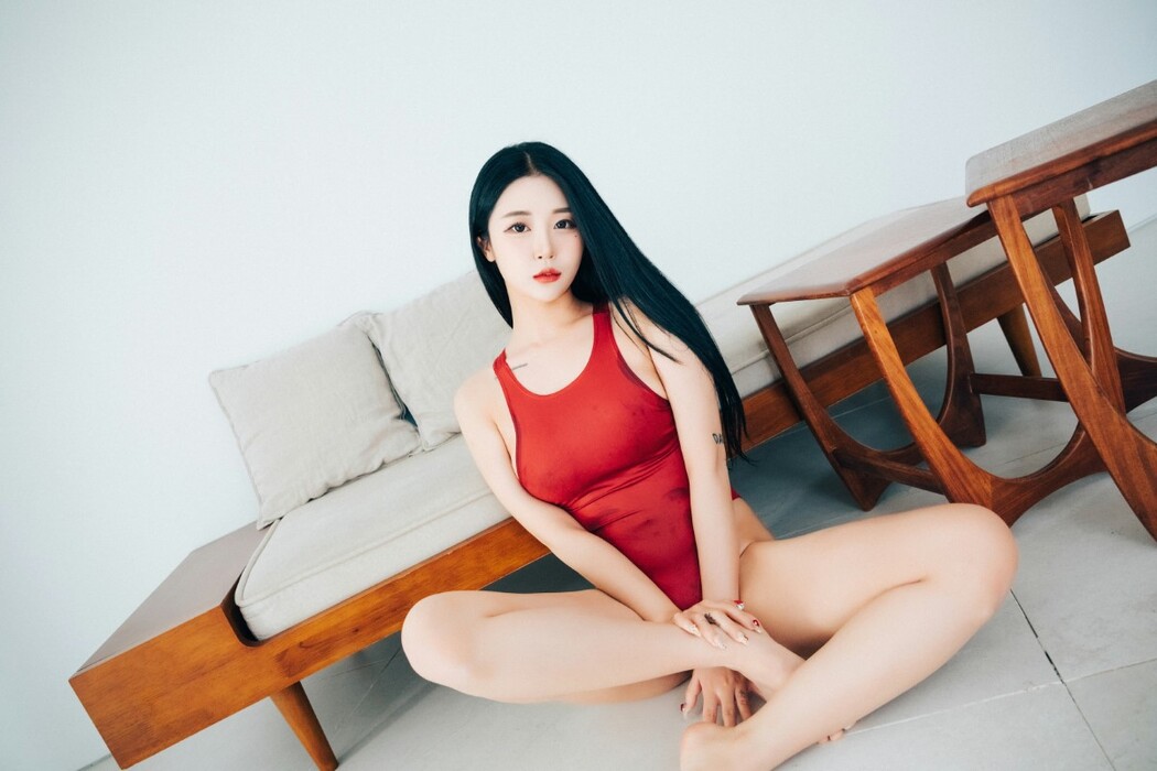 Loozy Bomi 보미 – Thin Piece Between