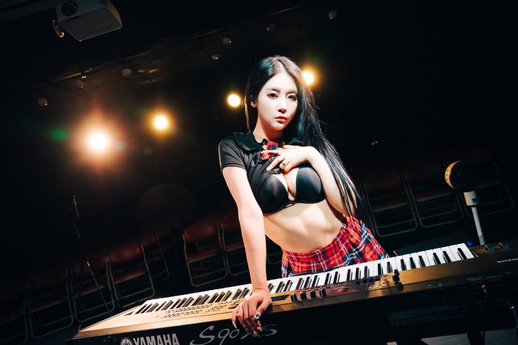 Loozy Bomi 보미 – Covert Stage B