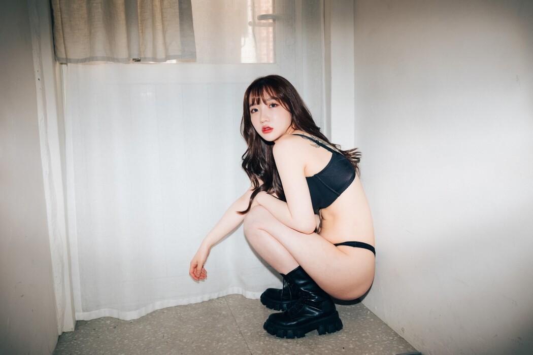 Loozy Maximum Vol.2 Son Ye-Eun 손예은