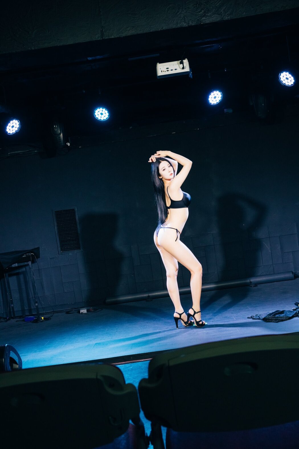 Loozy Bomi 보미 – Covert Stage B