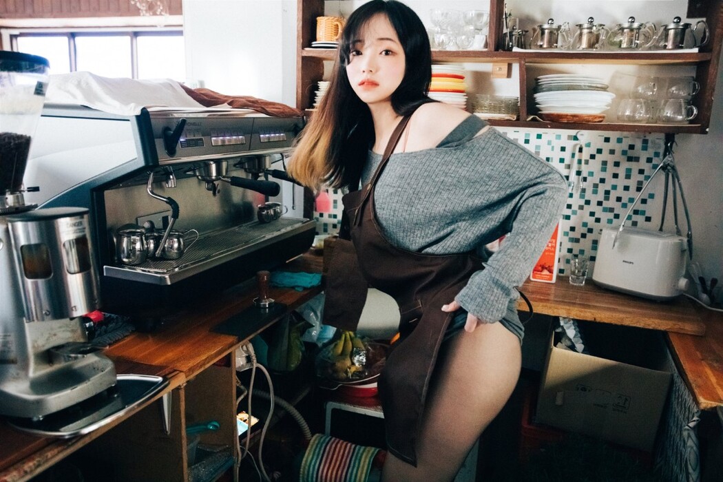 Loozy Bambi 밤비 – Cafe Alba Part 1