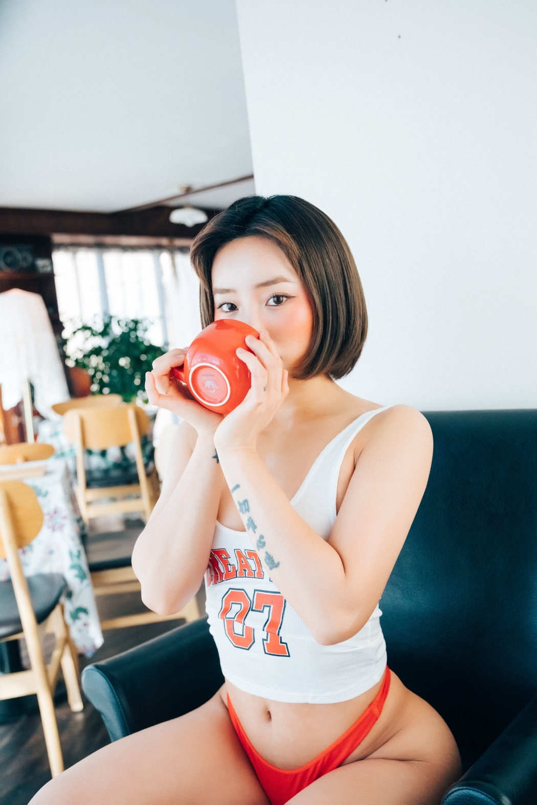 Loozy Booty Queen – Vinyl Aprons S.Ver A