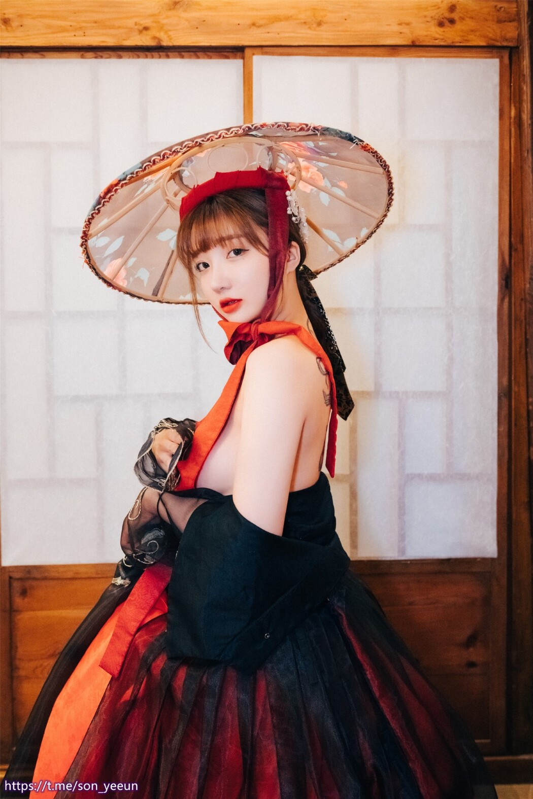 Loozy Gisheng 妓生 – Son Ye-Eun 손예은
