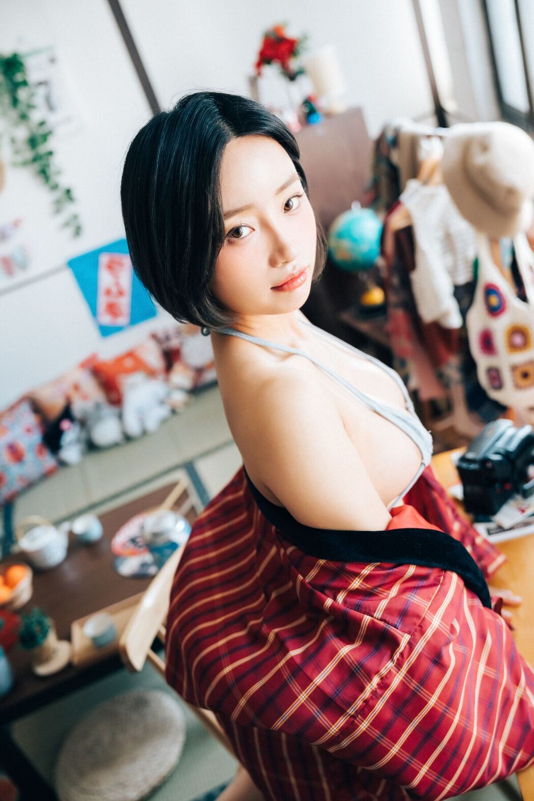 Loozy Booty Queen – Girl Room S.Ver A