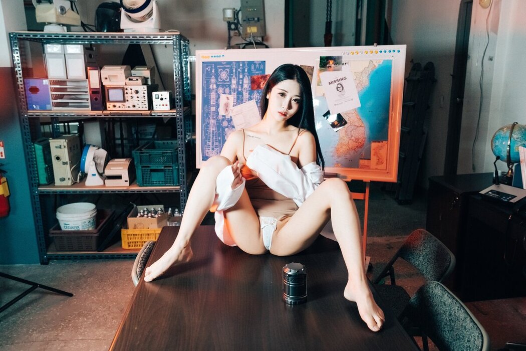 Loozy Bomi 보미 – Secret Treatment B