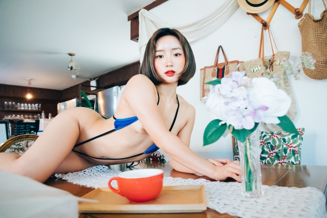 Loozy Booty Queen – Vinyl Aprons S.Ver A