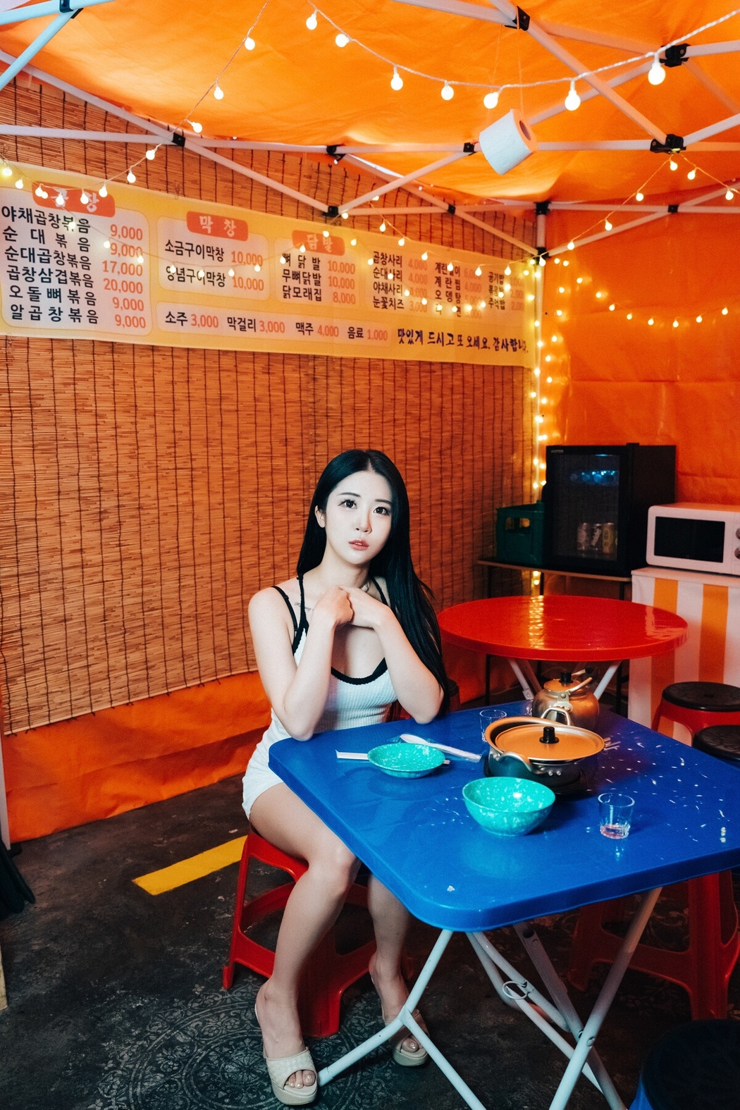 Loozy Bomi 보미 – Street Stall
