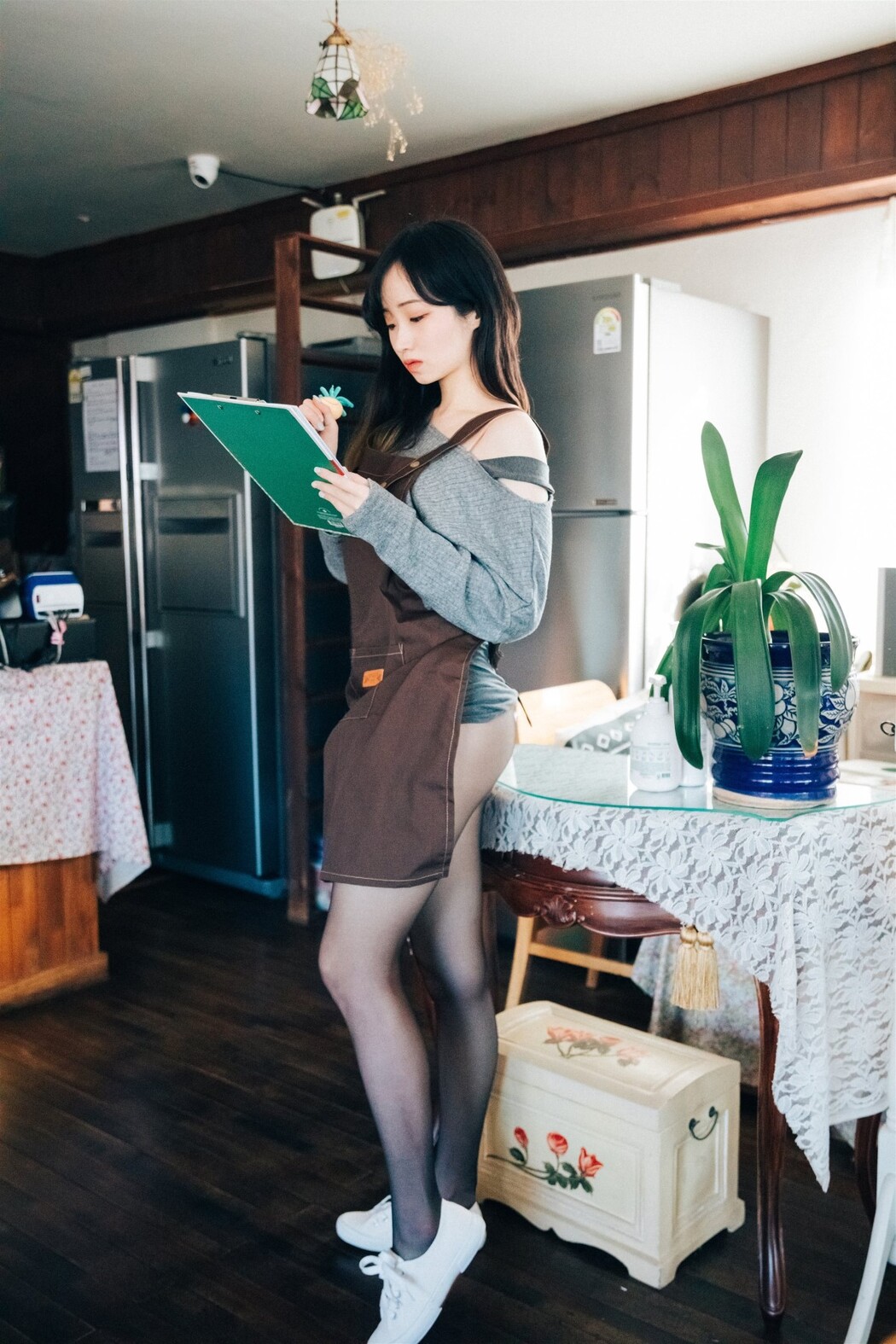 Loozy Bambi 밤비 – Cafe Alba Part 1