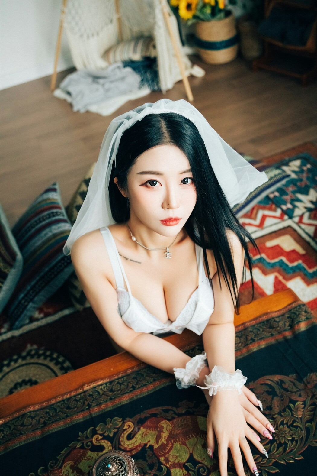 Loozy Bomi 보미 – Holiday