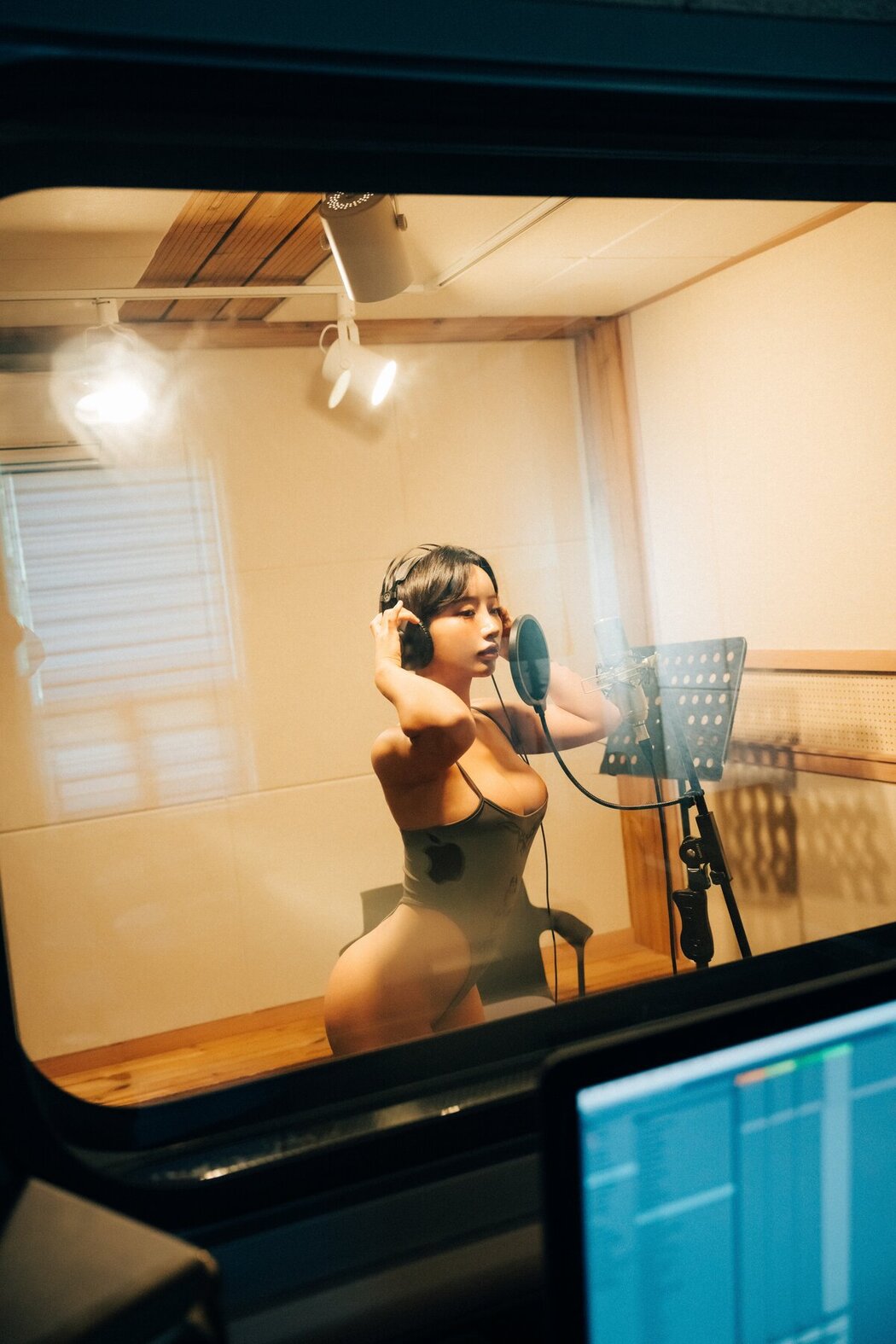 Loozy Booty Queen – Nude Recording A