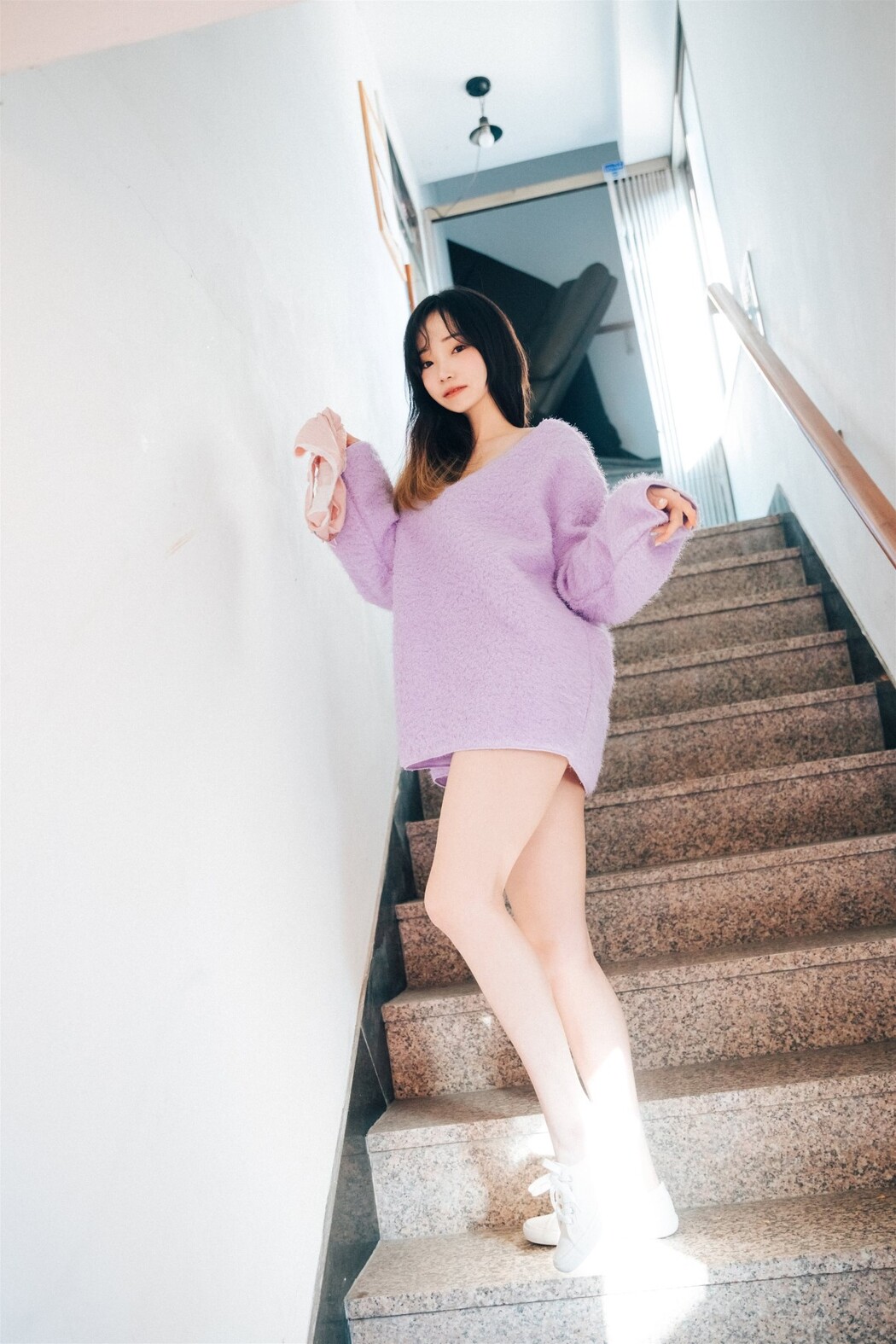 Loozy Bambi 밤비 – Cafe Alba Part 2