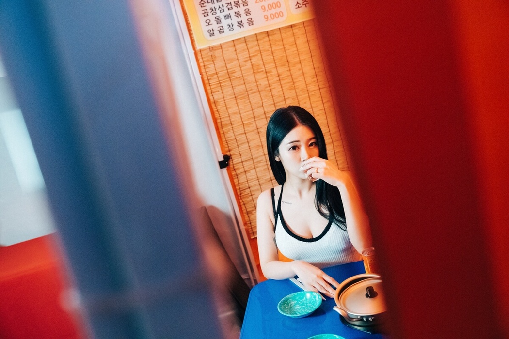 Loozy Bomi 보미 – Street Stall