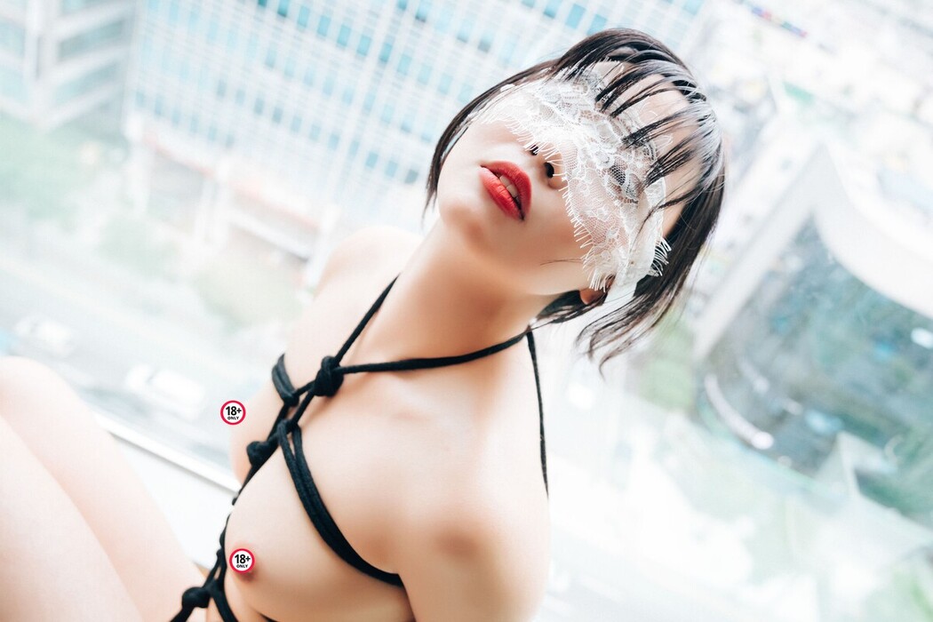 Loozy Min 민 – Hardcore Interview B