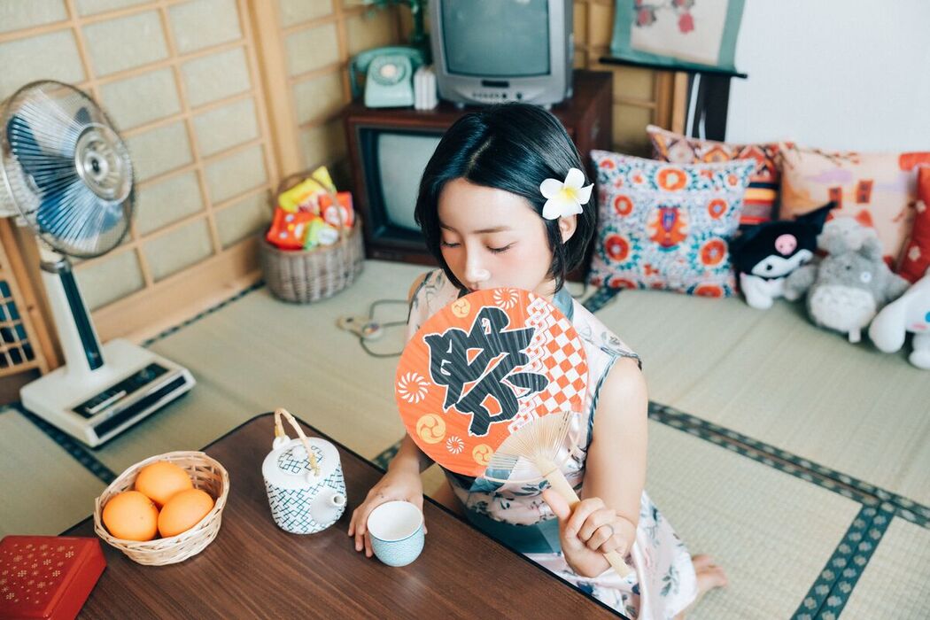 Loozy Booty Queen – Girl Room S.Ver B