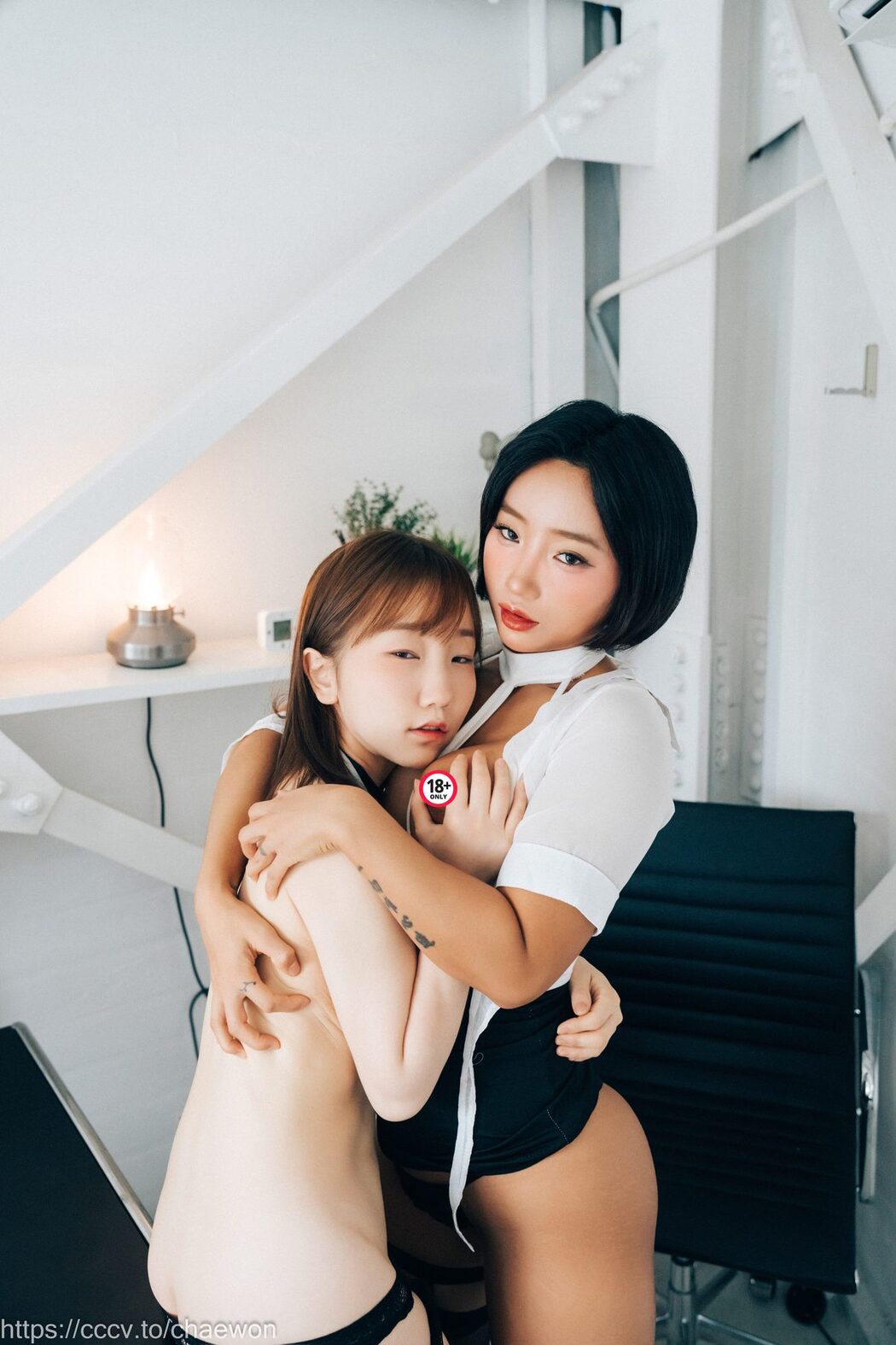 Loozy Booty Queen And Yeri – Office Master B