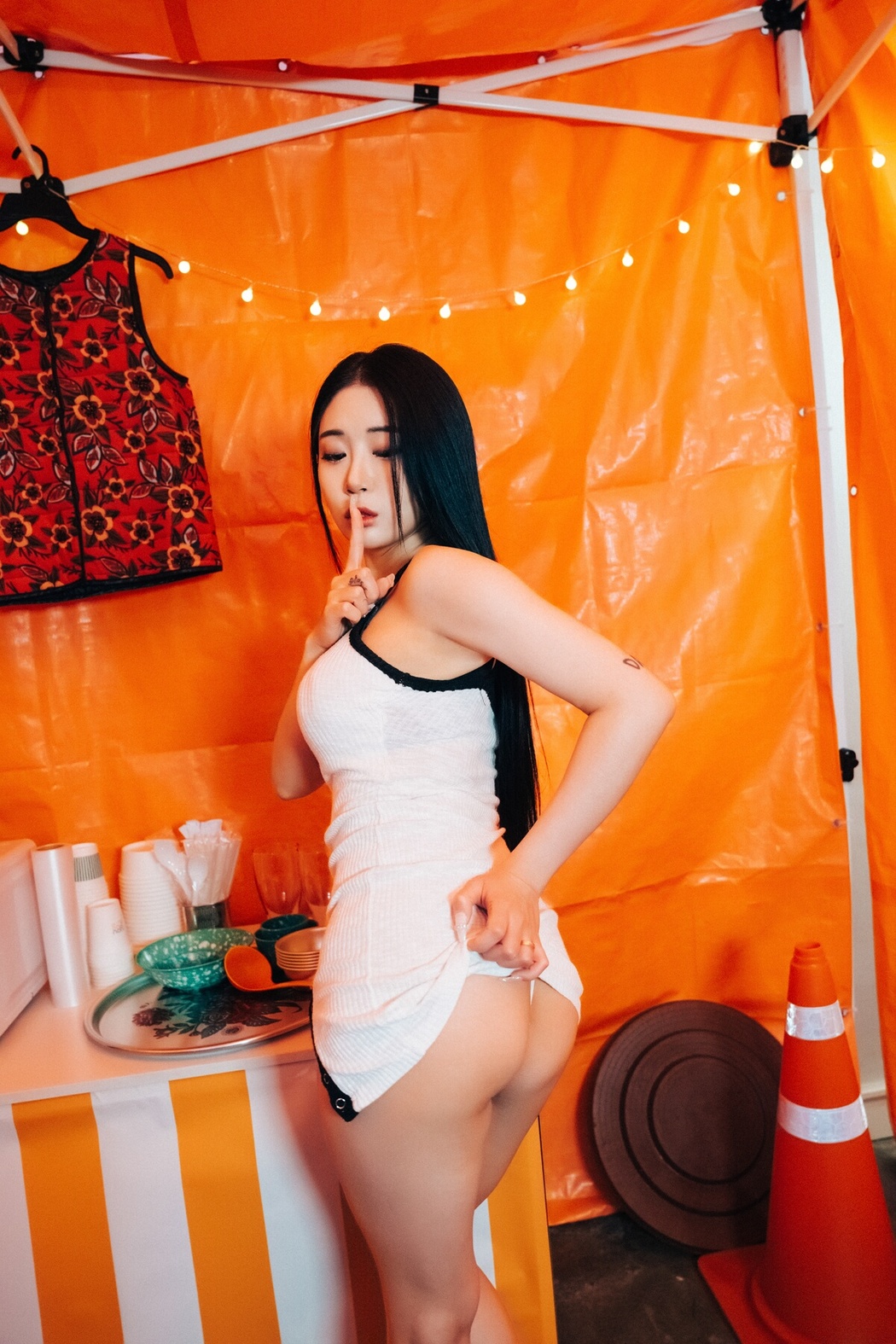 Loozy Bomi 보미 – Street Stall