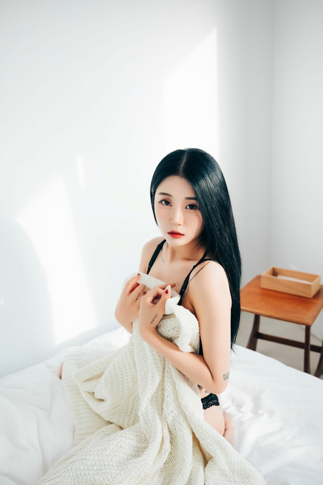 Loozy Bomi (보미) – One day