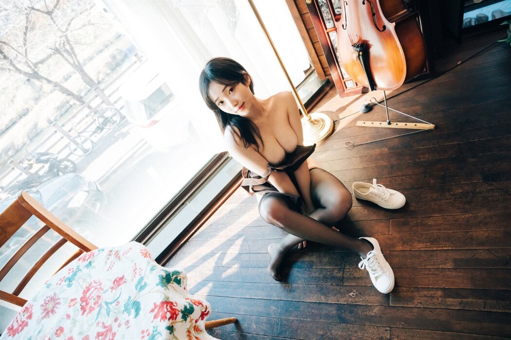 Loozy Bambi 밤비 – Cafe Alba Part 2