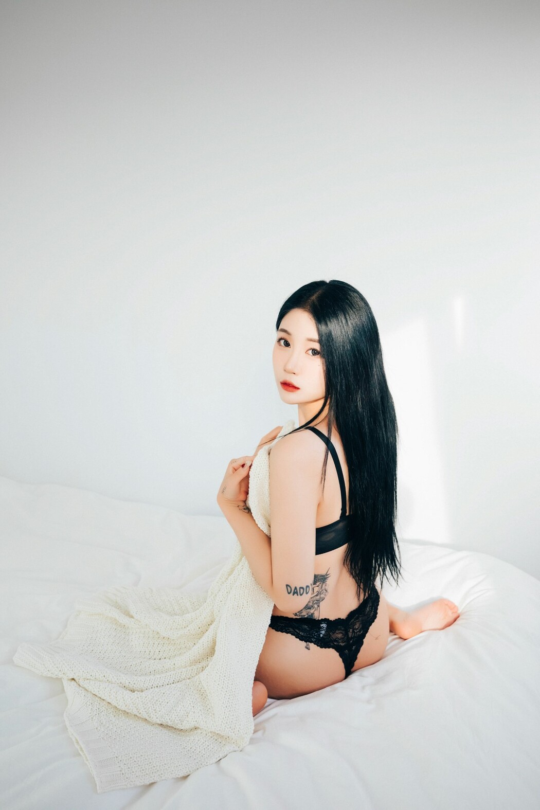 Loozy Bomi (보미) – One day